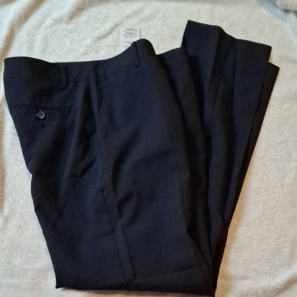 Sky Black Pants, Boys 16 Husky NWOT (Can289)